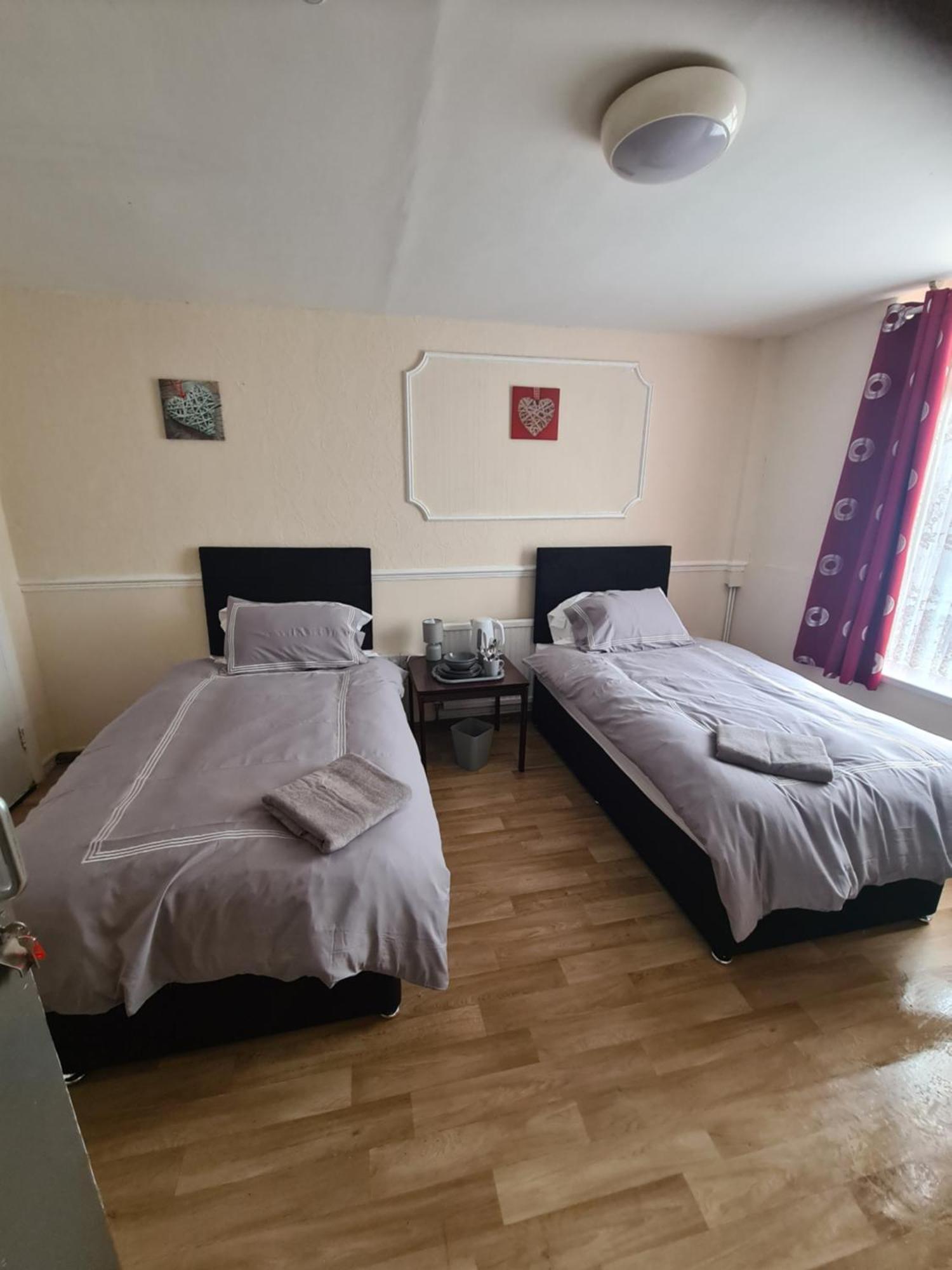 Tredegar Arms Budget Guesthouse For Walkers/Cyclists/Contractors/Traveler Merthyr Tydfil Bagian luar foto