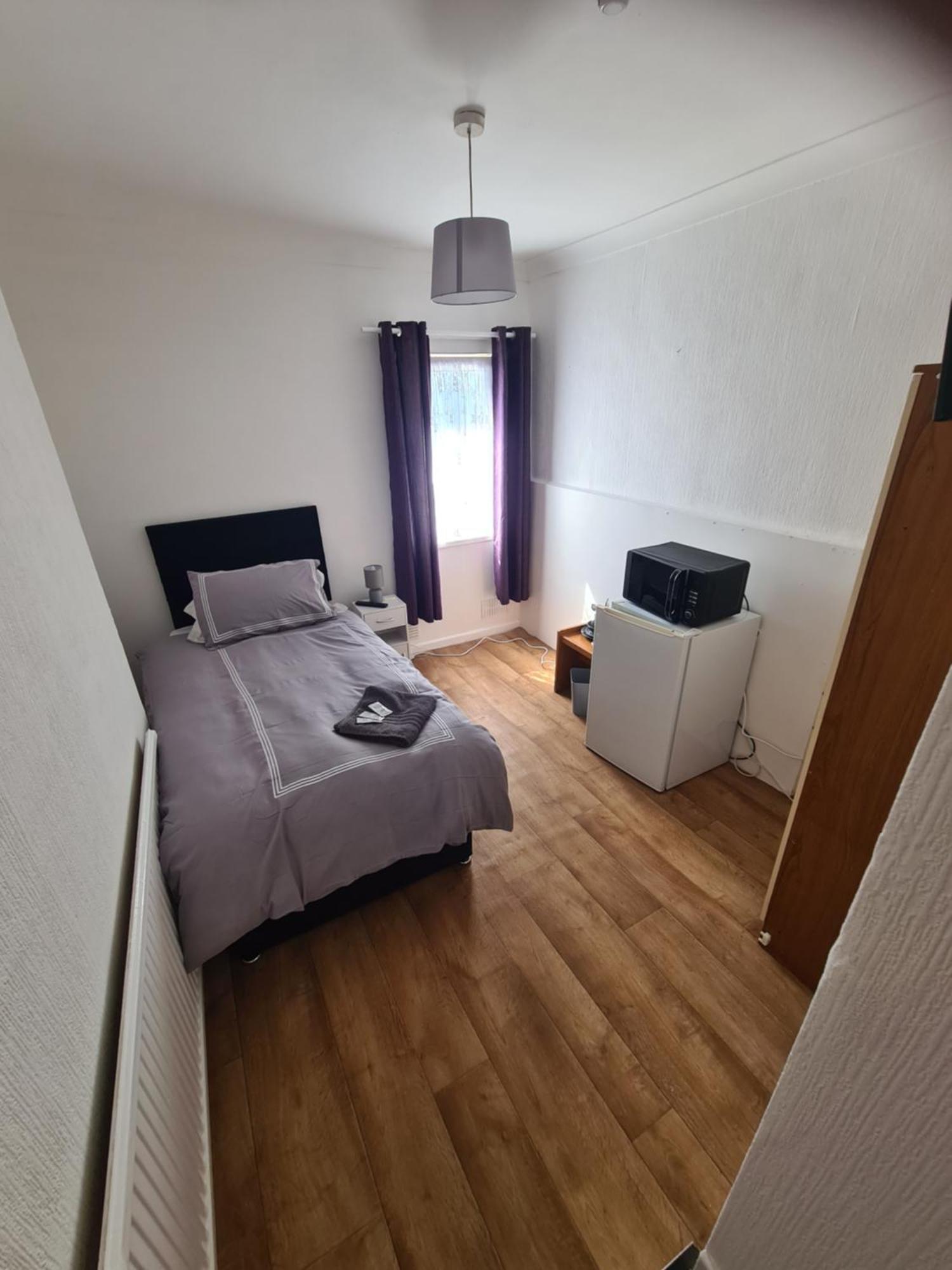 Tredegar Arms Budget Guesthouse For Walkers/Cyclists/Contractors/Traveler Merthyr Tydfil Bagian luar foto